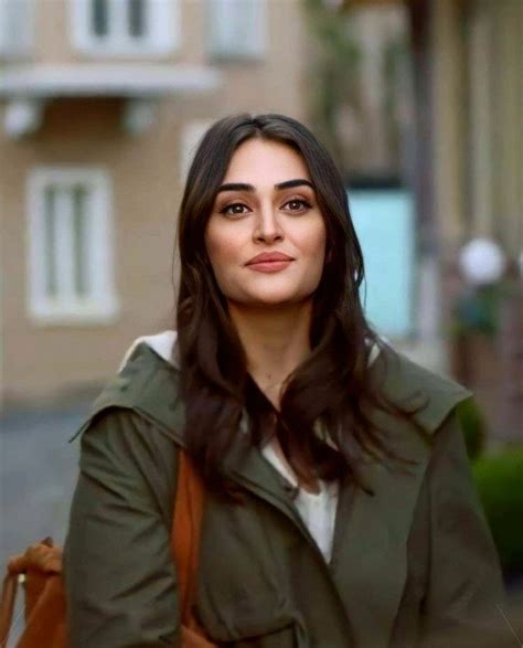 esra bilgiç age|Esra Bilgic – Age, Bio, Personal Life, Family & Stats